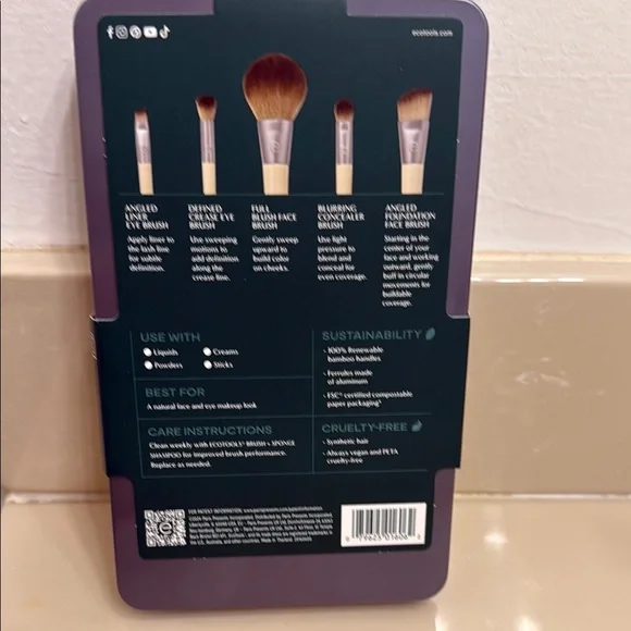 BUNDLE - EcoTools Makeup Brush Set.Mama Mia Eyeshadows.24K Gold Face Mask. - Picture 4 of 7